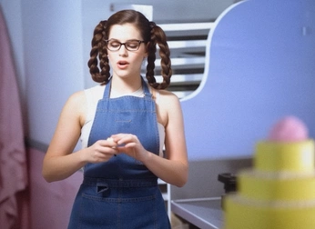 A cover of "Lisa Loeb" cluster. The owner is scarletquinn. The cluster description is "most of these pictures are from 1994-1998". The cluster consists of 59 elements.