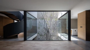 A cover of "[]" cluster. The owner is undulatingsky. The cluster consists of 21 elements.