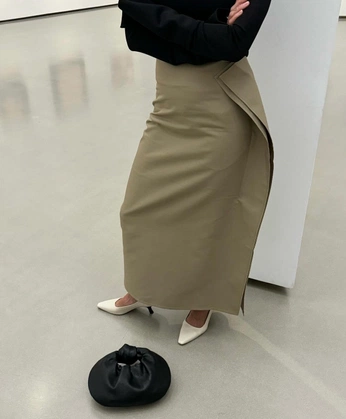 A cover of "clothes 2" cluster. The owner is earthmover. The cluster consists of 10 elements.