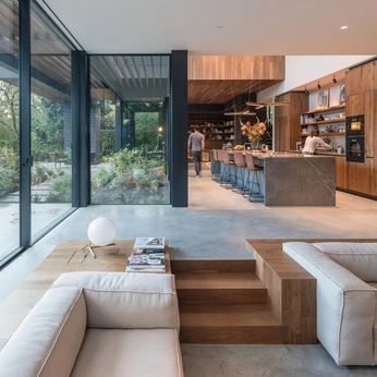 A cover of "House-M" cluster. The owner is pkaiser. The cluster consists of 4 elements.