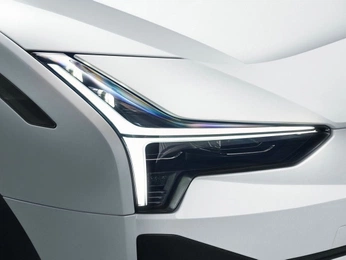 A cover of "titan" cluster. The owner is marshallo. The cluster consists of 26 elements.