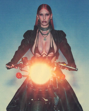 A cover of "hmmmm" cluster. The owner is electricblue. The cluster consists of 15 elements.