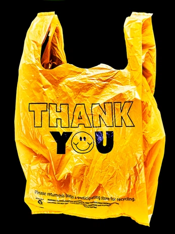 A cover of "004. Yellow" cluster. The owner is visuallyenlightn. The cluster consists of 7 elements.