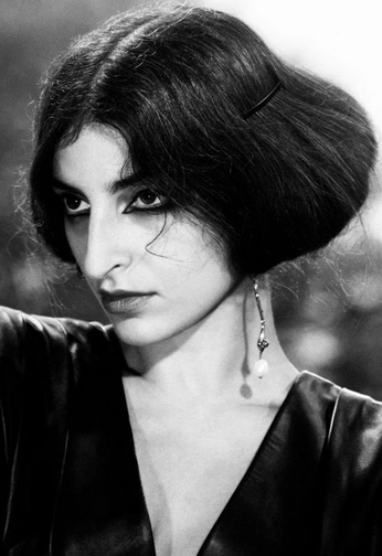 A cover of "Women" cluster. The owner is artisbeautiful. The cluster consists of 43 elements.