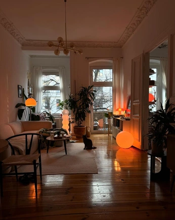 A cover of "1# home inspo 🧡" cluster. The owner is alma1. The cluster consists of 22 elements.