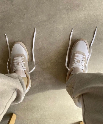 A cover of "Shoes" cluster. The owner is mariabuj. The cluster consists of 1 element.