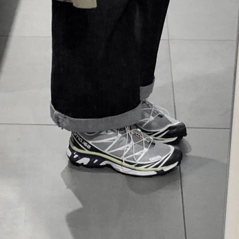 A cover of "randomz" cluster. The owner is unlost. The cluster consists of 921 elements.