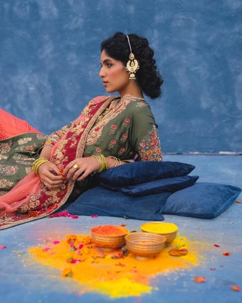 A cover of "lookbook" cluster. The owner is daudslmn. The cluster consists of 14 elements.