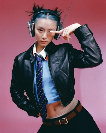 A cover of "backdrop" cluster. The owner is jwebbnelson. The cluster consists of 13 elements.