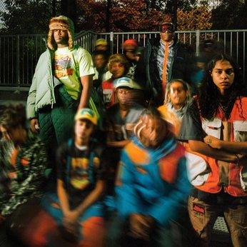 A cover of "photoshoot" cluster. The owner is brknomk1. The cluster consists of 82 elements.