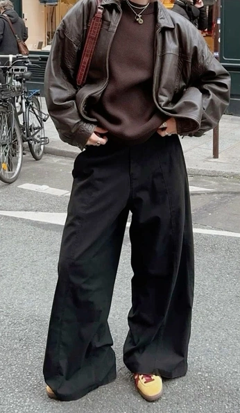 A cover of "apparel" cluster. The owner is annaik. The cluster consists of 2 elements.