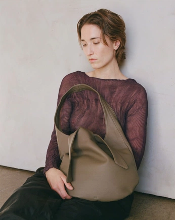 A cover of "B A GD A" cluster. The owner is chavaoviedo. The cluster consists of 42 elements.