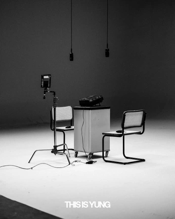 A cover of "Set Design" cluster. The owner is esygdesign. The cluster consists of 8 elements.