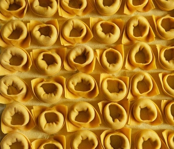 A cover of "FOOD" cluster. The owner is tawarcuri. The cluster consists of 2 elements.