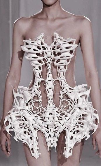 A cover of "moodboard" cluster. The owner is mtllb. The cluster consists of 29 elements.