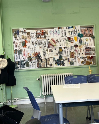 A cover of "The Designer in Me" cluster. The owner is thepixiecreative. The cluster consists of 1 element.