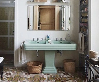 A cover of "Bathroom" cluster. The owner is henrybrereton. The cluster consists of 28 elements.