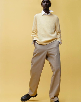 A cover of "butter yellow" cluster. The owner is janelarson. The cluster consists of 142 elements.