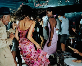 A cover of "Rise & Dance" cluster. The owner is ustunturk. The cluster consists of 30 elements.