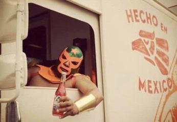 A cover of "Night hang" cluster. The owner is lamec.rosas. The cluster consists of 2 elements.