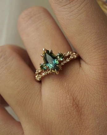 A cover of "rings" cluster. The owner is minasacidman. The cluster consists of 1 element.