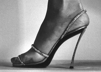 A cover of "High Heels" cluster. The owner is jmemare. The cluster consists of 7 elements.