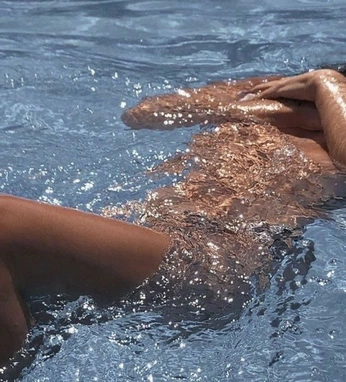 A cover of "Ocean" cluster. The owner is insidehermind. The cluster consists of 4 elements.