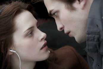 A cover of "tWilightt" cluster. The owner is imm0rtalsunrise. The cluster consists of 3 elements.