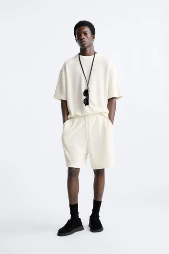 A cover of "D.AWM Investor Deck" cluster. The owner is codeene. The cluster consists of 13 elements.