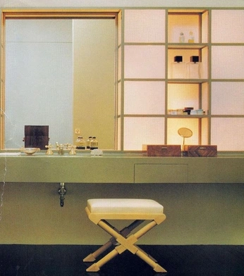 A cover of "Paradise studios" cluster. The owner is kyleniego. The cluster consists of 3 elements.