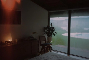 A cover of "Light" cluster. The owner is deliciousdrawer. The cluster consists of 3 elements.