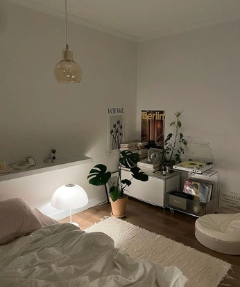 A cover of "Room ·" cluster. The owner is anneskade. The cluster consists of 2 elements.