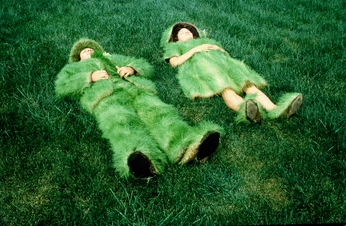 A cover of "Abstract Content" cluster. The owner is inknit.innit. The cluster consists of 1 element.