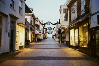 A cover of "35mm" cluster. The owner is wenwandering. The cluster consists of 6 elements.