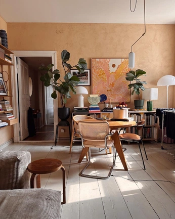 A cover of "Home" cluster. The owner is giuliabertho. The cluster consists of 2 elements.