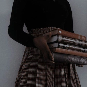 A cover of "Magic in Shadows & Bones" cluster. The owner is willow296. The cluster consists of 196 elements.