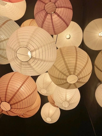 A cover of "PAPER LIGHTING" cluster. The owner is arnaufdz21. The cluster consists of 7 elements.