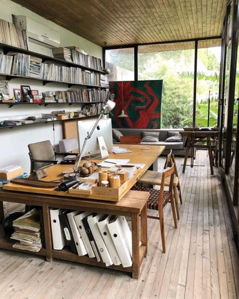 A cover of "Studios" cluster. The owner is ciaravesely. The cluster consists of 1 element.