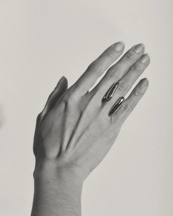 A cover of "Jwl" cluster. The owner is dariasuvorov. The cluster consists of 8 elements.