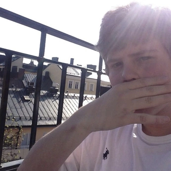 A cover of "jonatan" cluster. The owner is ammacrellin. The cluster consists of 21 elements.