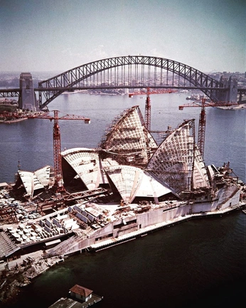 A cover of "DSO102 - Opera House" cluster. The owner is makkapakka.aa. The cluster consists of 19 elements.