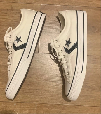 A cover of "Kicks" cluster. The owner is mak777. The cluster consists of 97 elements.