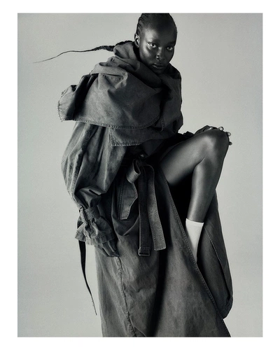 An Instagram carousel post added by whoisaaron on Dec 26, 2023. The author is @lundlundagency.