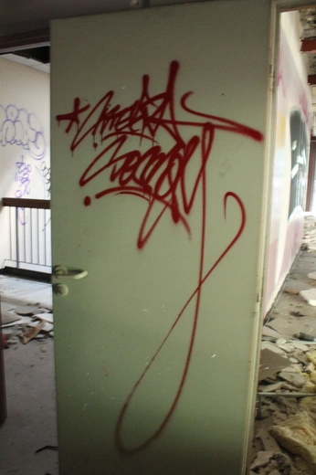 A cover of "grafitti" cluster. The owner is cosmicmuse. The cluster consists of 6 elements.