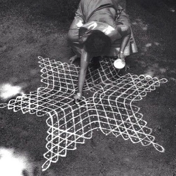 A cover of "~symmetrii~" cluster. The owner is katonivuku. The cluster consists of 6 elements.