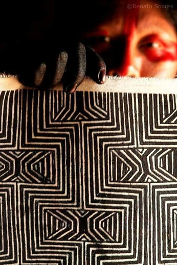 A cover of "HAUS" cluster. The owner is reggaresc20. The cluster consists of 3 elements.