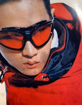 A cover of "Lopes" cluster. The owner is bosshoggduke. The cluster consists of 1 element.