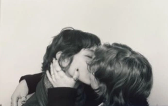 A cover of "Love" cluster. The owner is opaline. The cluster consists of 3 elements.