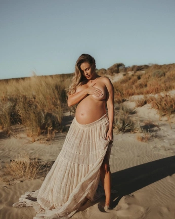 A cover of "Mama" cluster. The owner is lovedrips. The cluster consists of 19 elements.