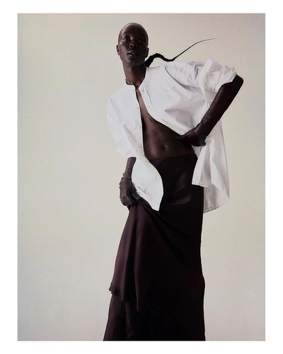 An Instagram carousel post added by whoisaaron on Dec 26, 2023. The author is @lundlundagency.